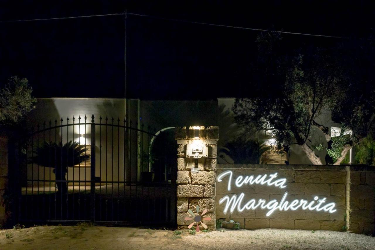 Agriturismo Tenuta Margherita Torre Lapillo Luaran gambar